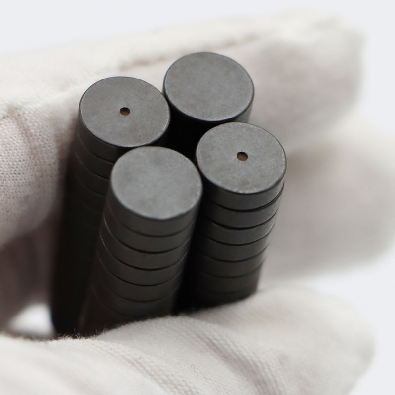 Round-disc-ferrite-magnet-5